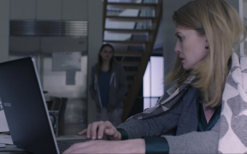 Samsung Laptop of Mireille Enos as Rebecca in The Lie (2018)