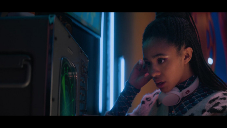 Skullcandy Headphones of Troy Leigh-Anne Johnson as Berna Vincent in A Babysitter's Guide to Monster Hunting (4)
