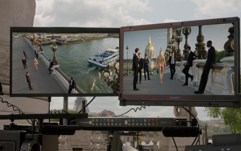 Sony Monitor in Emily in Paris S01E03