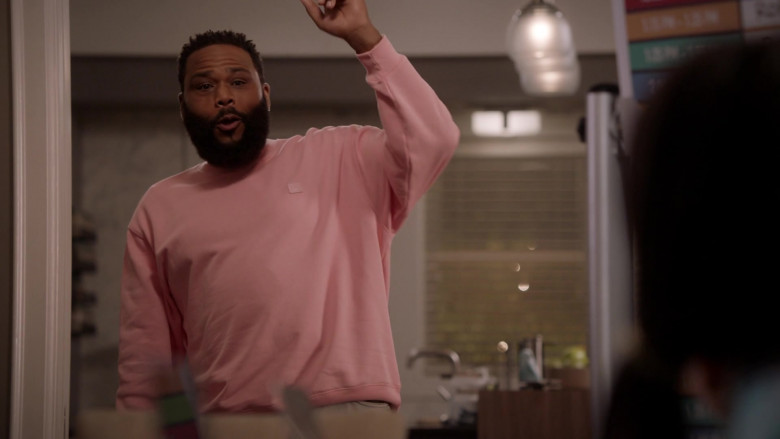 Acne Pink Sweatshirt Outfit of Anthony Anderson as Dre Johnson in Black-ish S07E04 TV Show (1)