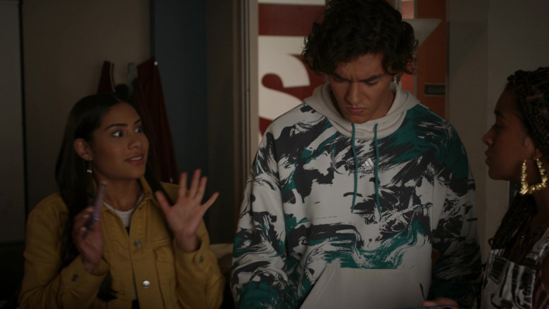 Adidas Tie-Dye Hoodie of Belmont Cameli as Jamie Spano in Saved by the Bell S01E06 (2)
