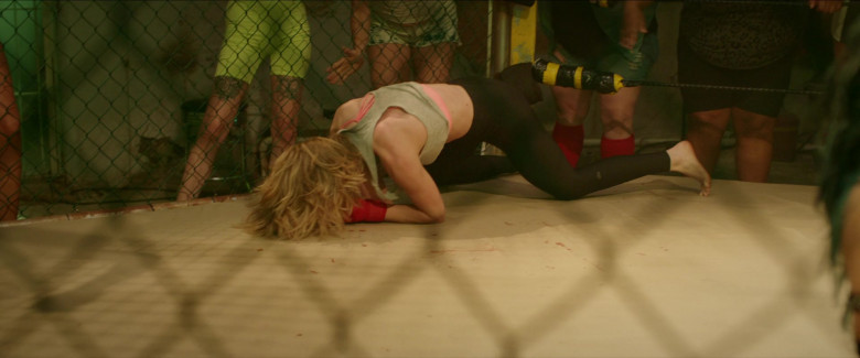Alo Yoga Leggings of Malin Åkerman as Anna in Chick Fight (1)
