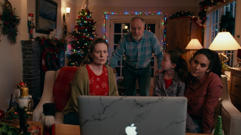 Apple MacBook Laptops Used by Actors in Operation Christmas Drop Movie by Netflix (1)