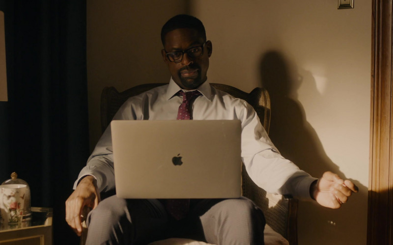 Apple MacBook Pro 15 Laptop of Sterling K. Brown as Randall Pearson in This Is Us S05E03 Changes (2020)