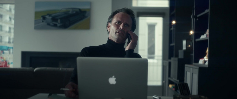 Apple MacBook Pro Laptop of Walton Goggins as Skinny Man in Fatman 2020 Movie (2)