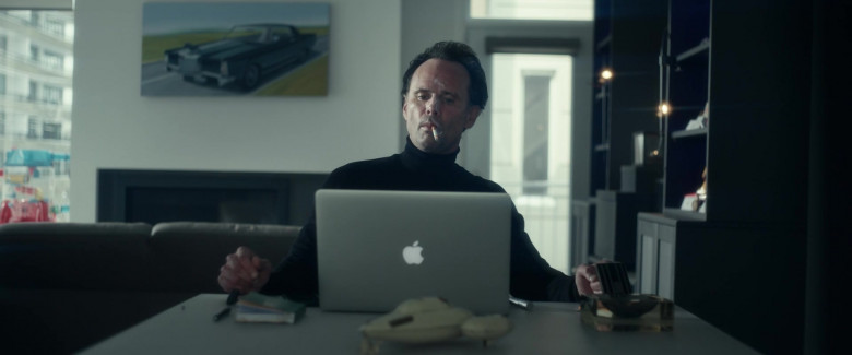 Apple MacBook Pro Laptop of Walton Goggins as Skinny Man in Fatman 2020 Movie (3)