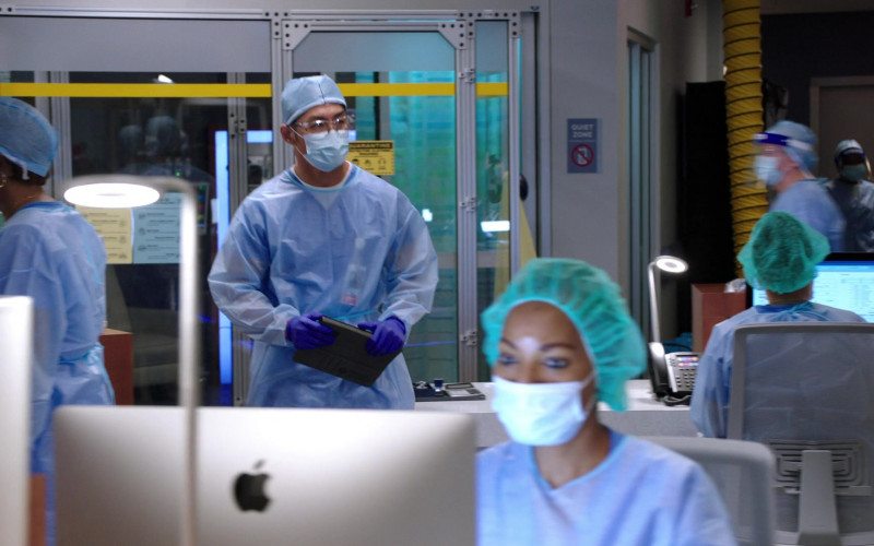 Apple iMac AIO Desktop Computers in Chicago Med S06E01 TV Series (1)