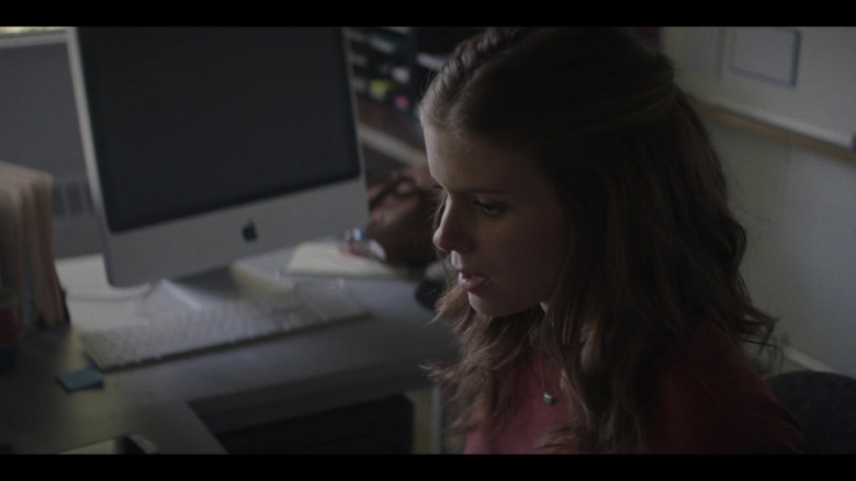 Apple iMac All-In-One Desktop Computer of Kate Mara as Claire Crystal in A Teacher S01E02 (2020)