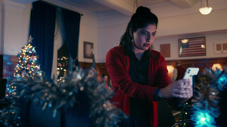 Apple iPhone Smartphone of Aliza Vellani as Sally in Operation Christmas Drop (1)