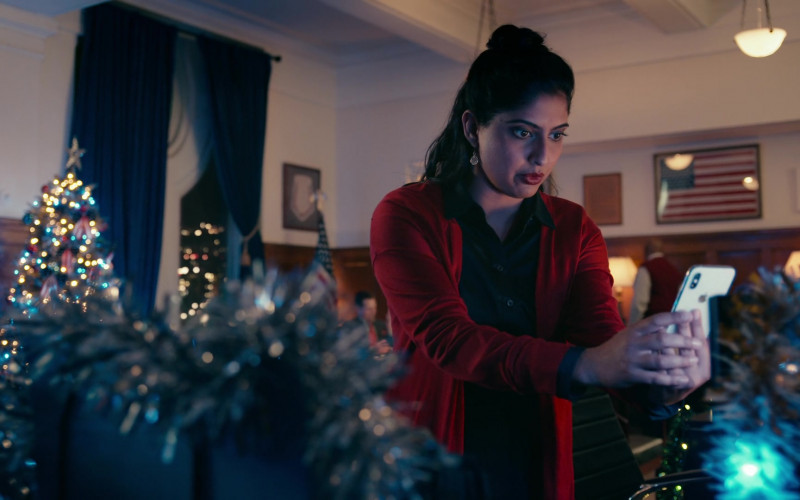 Apple iPhone Smartphone of Aliza Vellani as Sally in Operation Christmas Drop (1)