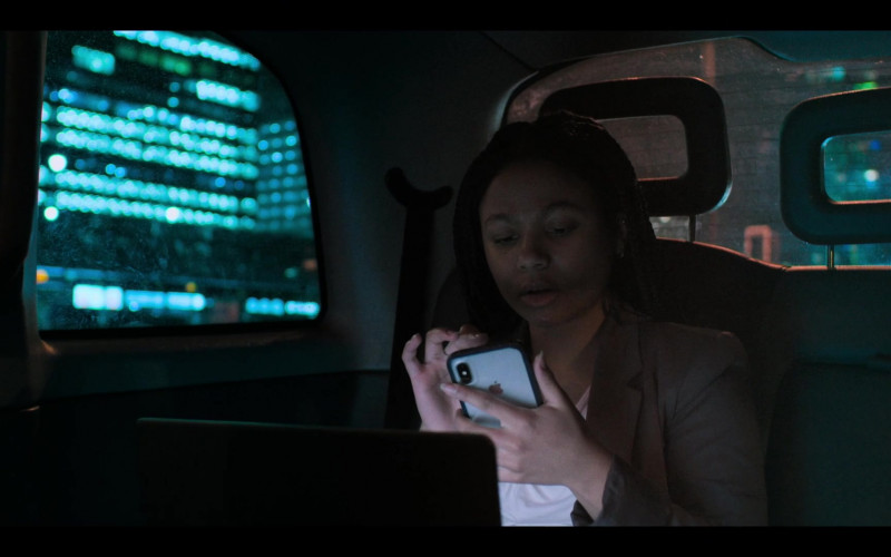 Apple iPhone Smartphone of Myha'la Herrold as Harper in Industry S01E01 Induction (2020)