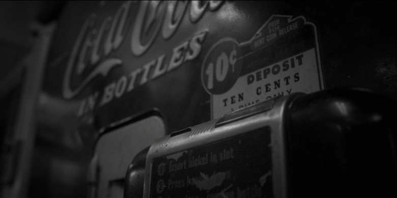 Coca-Cola Vending Machine in Fargo S04E09 TV Show (1)