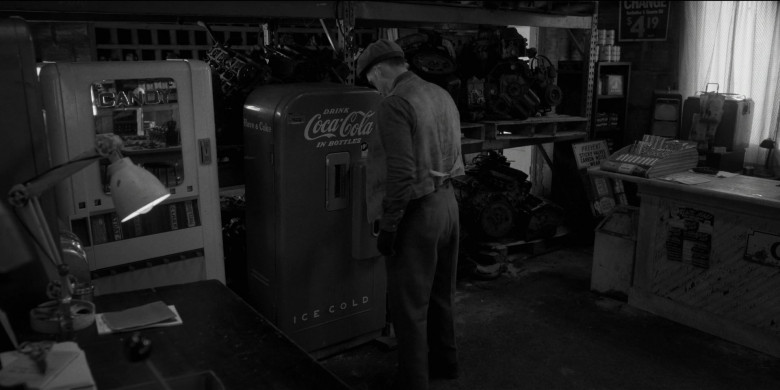 Coca-Cola Vending Machine in Fargo S04E09 TV Show (2)