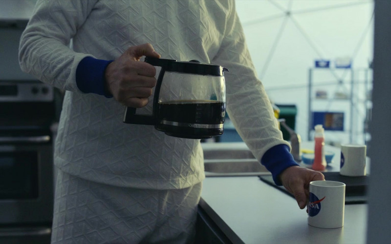 Cuisinart Coffee Maker in Moonbase 8 S01E06 Beef (2020)