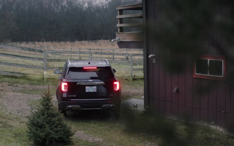 Ford Explorer Black Car in Next S01E05 "FILE #5" (2020)