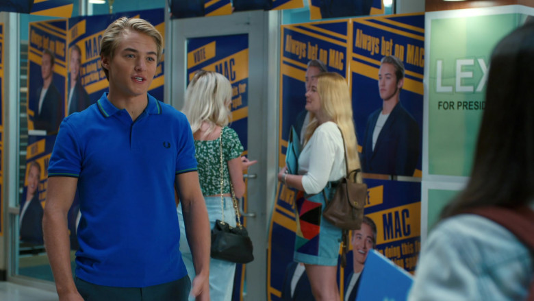 Fred Perry Blue Polo Shirt of Mitchell Hoog as Mac Morris in Saved by the Bell S01E01 (3)