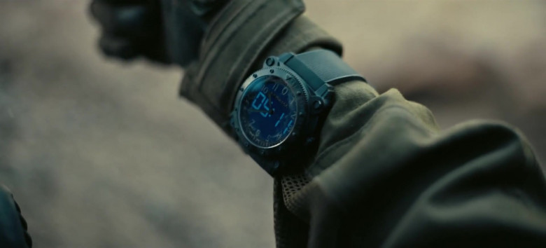 Hamilton Khaki Navy BeLOWZERO Watch of Robert Pattinson as Neil in Tenet (1)