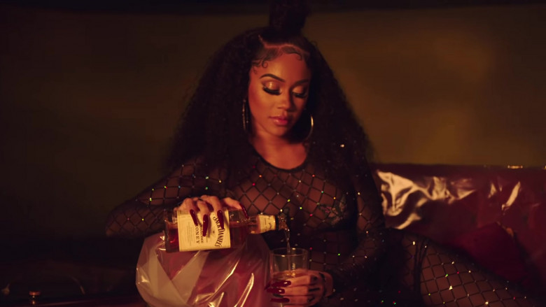 Jack Daniel’s Tennessee Honey Whiskey in “Back to the Streets” by Saweetie feat. Jhené Aiko (3)