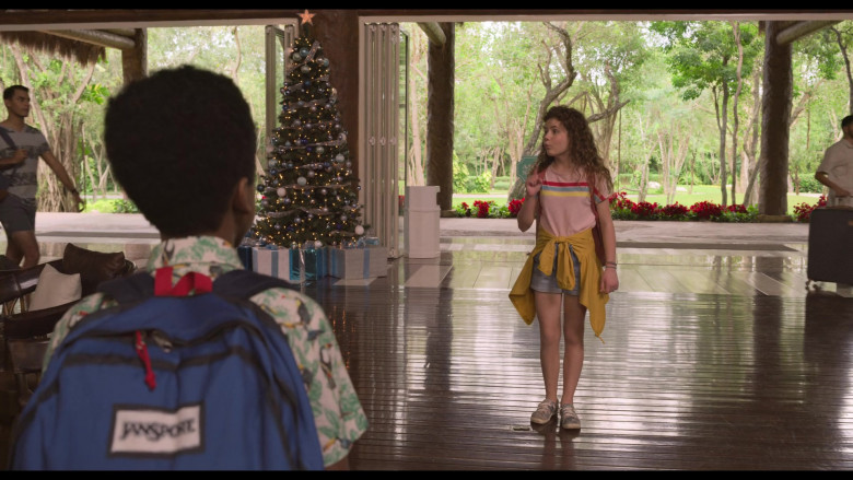 JanSport Blue Backpack of Jazhir Bruno as Jack in The Christmas Chronicles 2 (3)