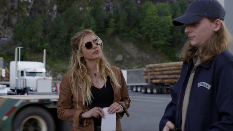 Katheryn Winnick as Jenny Hoyt Wears Ray-Ban 3548n Hexagonal Sunglasses in Big Sky S01E02 TV Show (2)