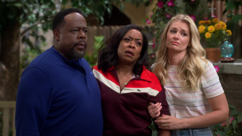 Lacoste Colorblock Zip-Up Sweatshirt Outfit of Tichina Arnold as Tina in The Neighborhood S03E01 TV Show (2)