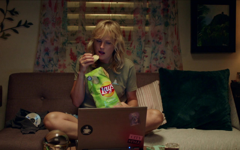 Lay’s Chips Enjoyed by Malin Åkerman as Anna in Chick Fight (1)