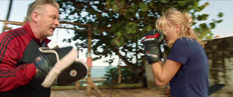 Meister Gel Armor Boxing Gloves of Malin Åkerman as Anna in Chick Fight (2020)