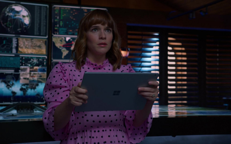 Microsoft Surface Tablet of Renée Felice Smith as Nell Jones in NCIS Los Angeles S12E01