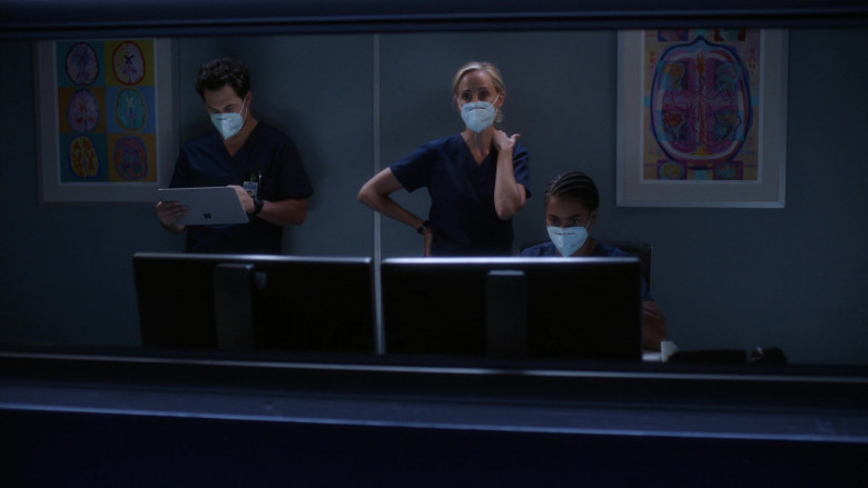 Microsoft Surface Tablets in Grey's Anatomy S17E03 TV Show (3)