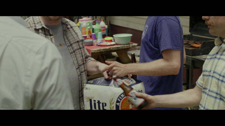 Miller Lite Beer in Hillbilly Elegy (2020)