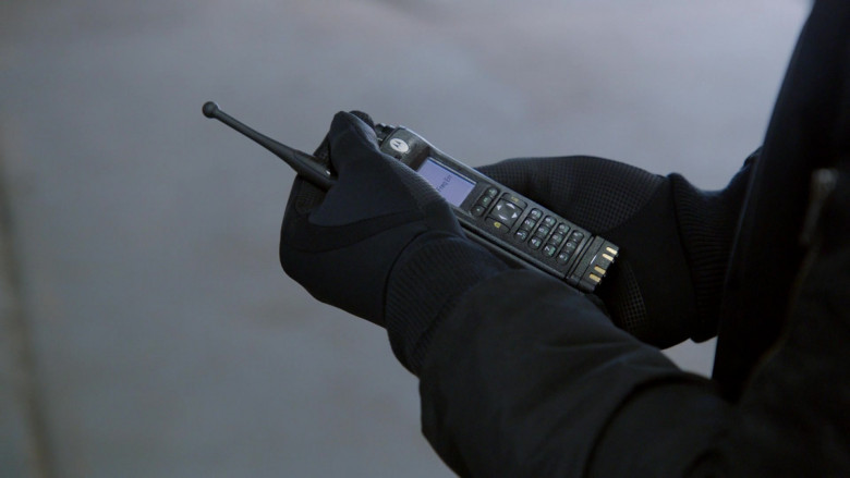 Motorola Radio Held by LaRoyce Hawkins as Officer Kevin Atwater in Chicago P.D. S08E02