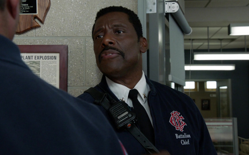 Motorola Radio of Eamonn Walker as Battalion Chief Wallace Boden in Chicago Fire S09E01 Rattle Second City (2020)