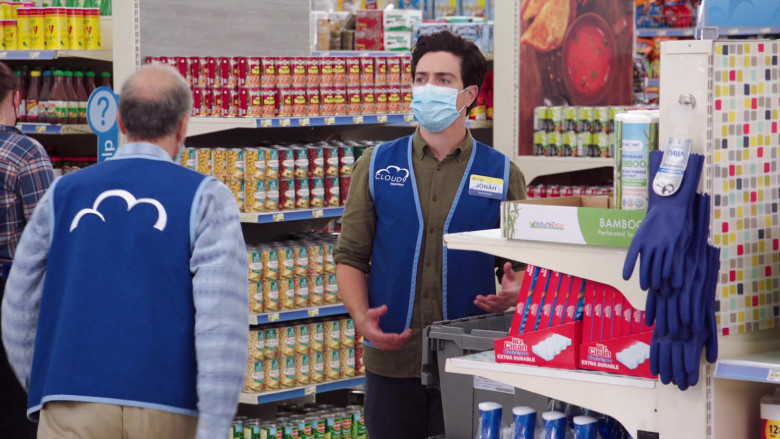 NatureZway Bamboo Perforated Paper Towels and Mr. Clean in Superstore S06E03 Floor Supervisor (2020)