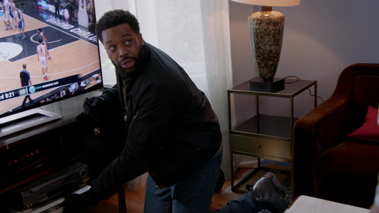 Nike Air Jordan 9 Black Sneakers of LaRoyce Hawkins as Officer Kevin Atwater in Chicago P.D. S08E02 TV (1)