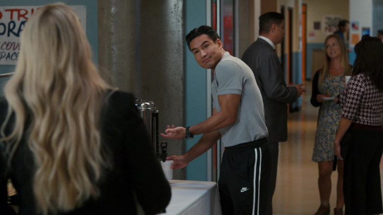 Nike Black Trackpants of Mario Lopez as A.C. Slater in Saved by the Bell S01E01