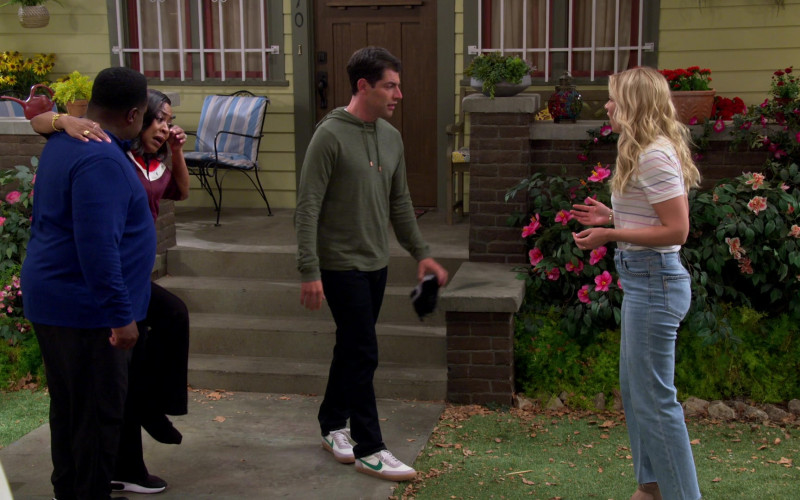 Nike Killshot 2 Shoes of Max Greenfield as Dave in The Neighborhood S03E01 TV Show (1)