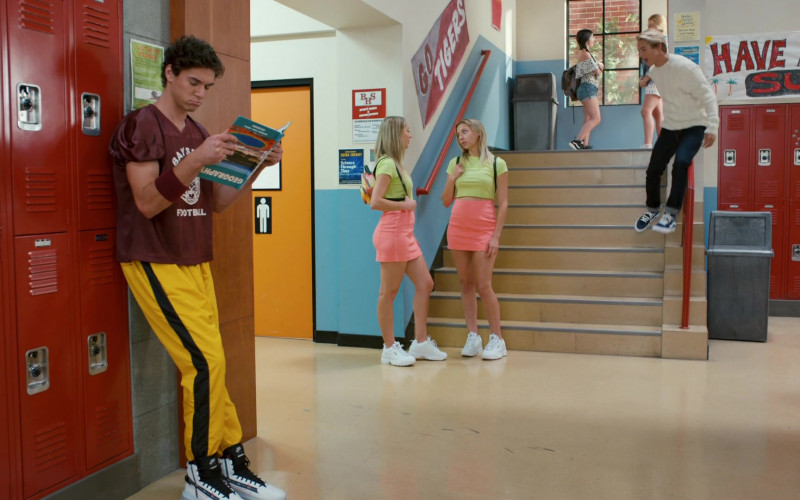Nike Sneakers of Belmont Cameli as Jamie Spano in Saved by the Bell S01E01