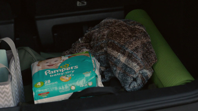 Pampers Baby-Dry Diapers in This Is Us S05E03 Changes (2020)