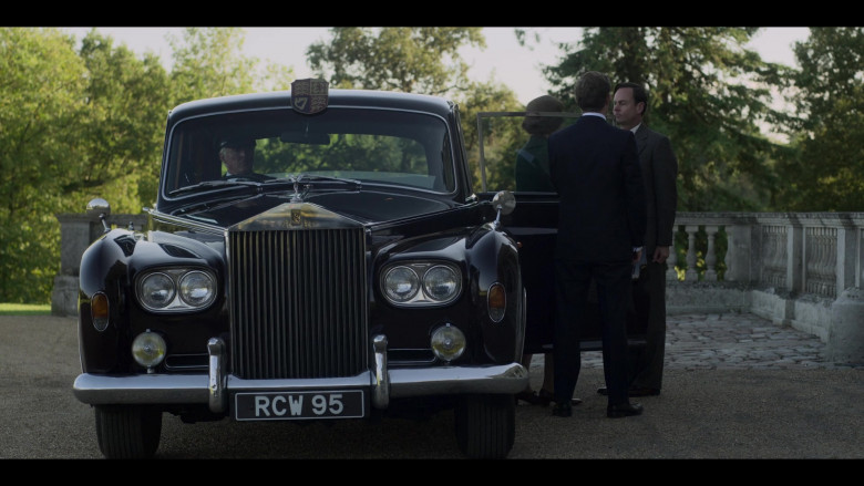 Rolls-Royce Car in The Crown S04E04 Favourites (2020)