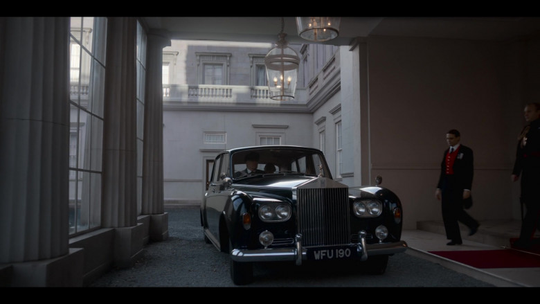 Rolls-Royce Phantom Luxury Car in The Crown S04E06 Terra Nullius (2020)