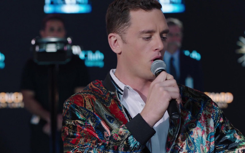 Shure Microphone in Filthy Rich S01E08 James 41 (2020)