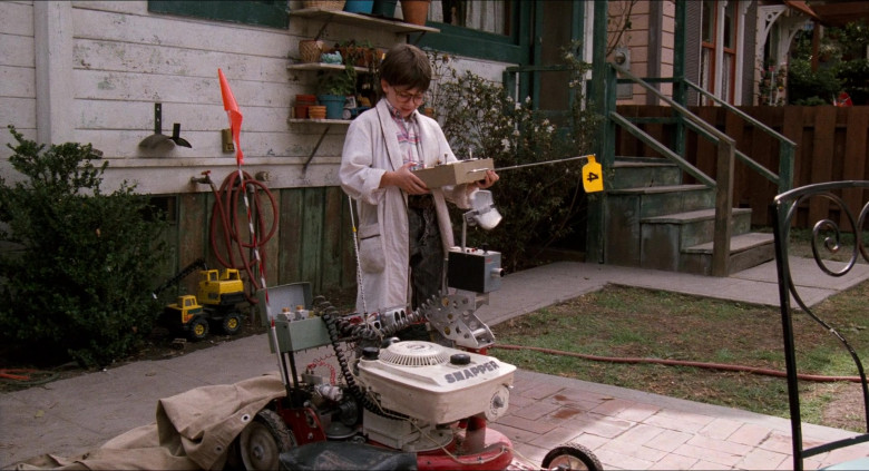 Snapper Mower Used by Robert Oliveri as Nick Szalinski in Honey, I Shrunk the Kids (2)