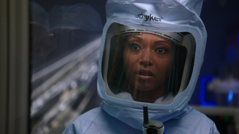 Stryker Protection Equipment of Yaya DaCosta as April Sexton in Chicago Med S06E02 TV Show (3)