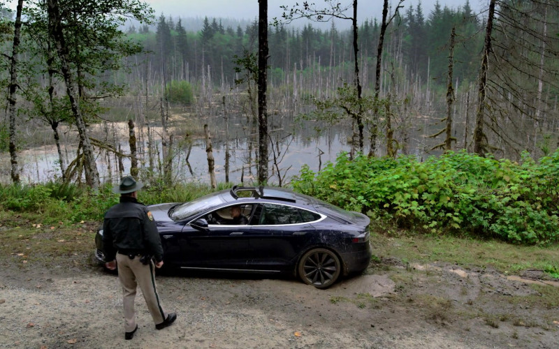 Tesla Model S Black Car of Terry Chen as Mitchell Banks in Big Sky S01E01 TV Show (5)