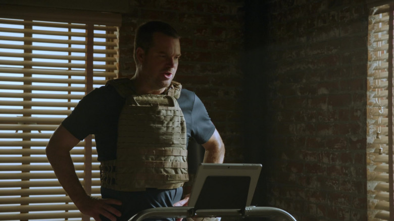 5.11 Tactical Weighted Vest Set Sandstone of Chris O'Donnell as G. Callen in NCIS Los Angeles S12E04