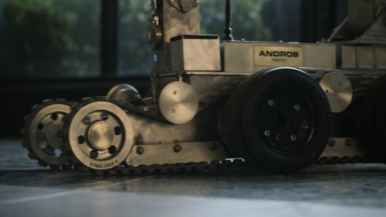 ANDROS Remote Control Military Robot Designed by REMOTEC in S.W.A.T. S04E05 (2)