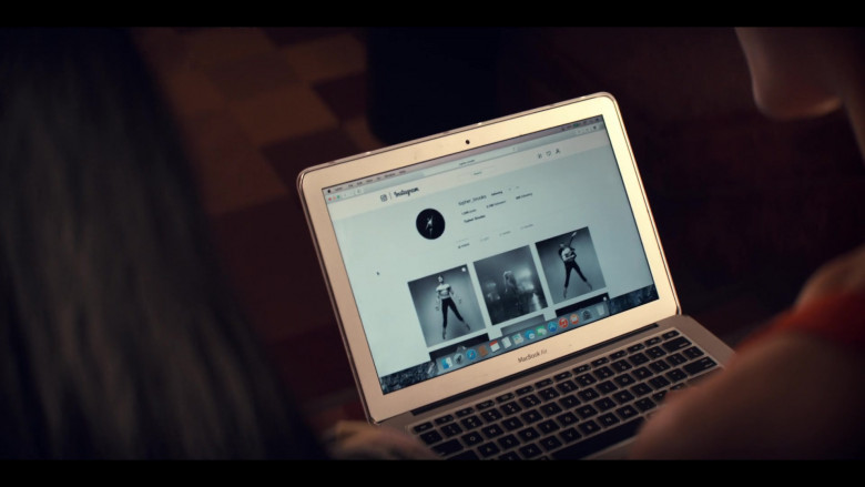 Apple MacBook Air and Instagram Website in Tiny Pretty Things S01E08 Relevé (2020)