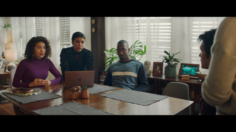 Apple MacBook Laptop of Chrissie Fit as Amanda Fletcher in All My Life