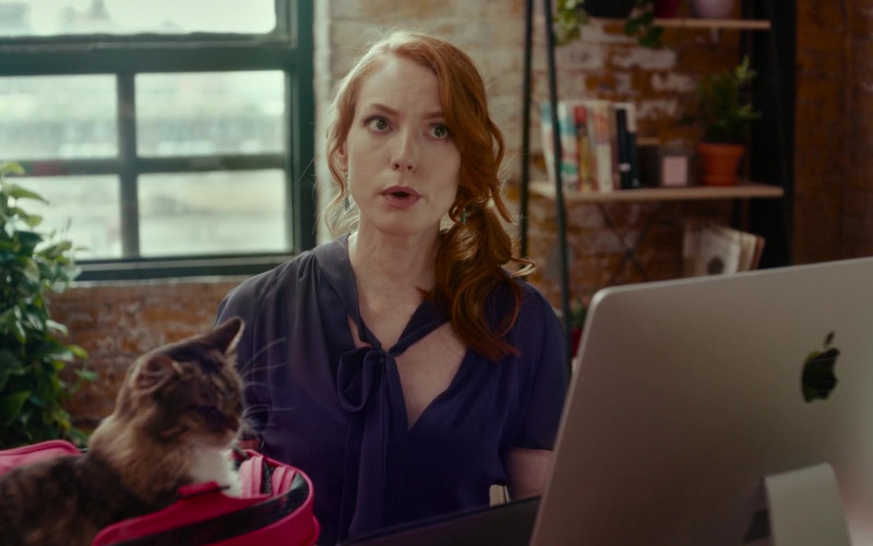 Apple iMac Computer Used by Alicia Witt as Wren Cosgrove in Modern Persuasion (2020)