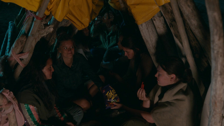Barcel Takis Chips in The Wilds S01E04 (3)
